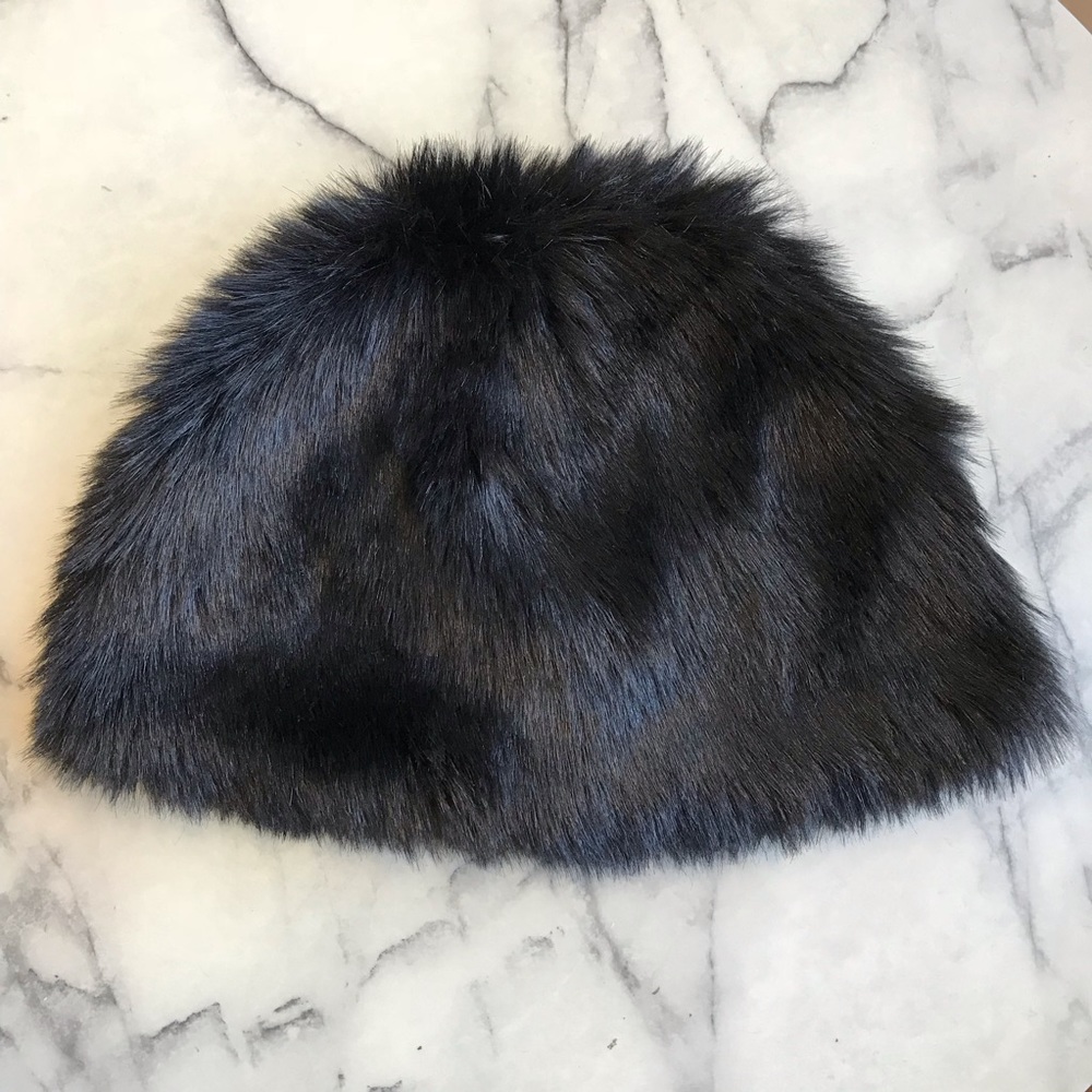 Steven Alan faux fur black beanie